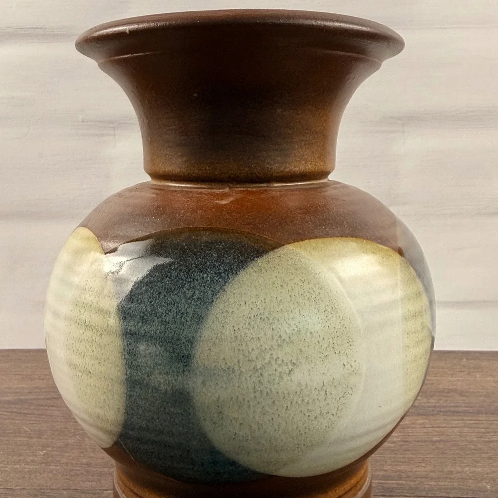 Robert Maxwell for Pottery Craft USA MCM Overlapping Circle Ceramic Vase